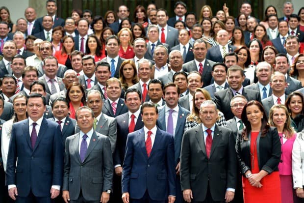 DICTA PEÑA ‘LÍNEA’ A NUEVOS DIPUTADOS: Pide el Presidente a priistas y ‘verdes’ sacar adelante leyes secundarias en el Congreso