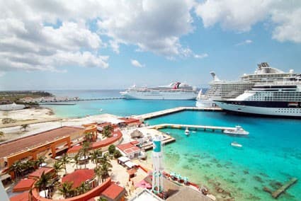 Intenso movimiento portuario