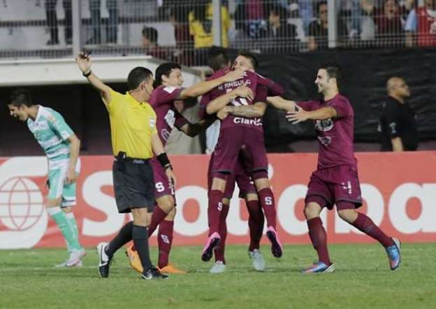 Dolorosa voltereta sacude a Santos en Costa Rica