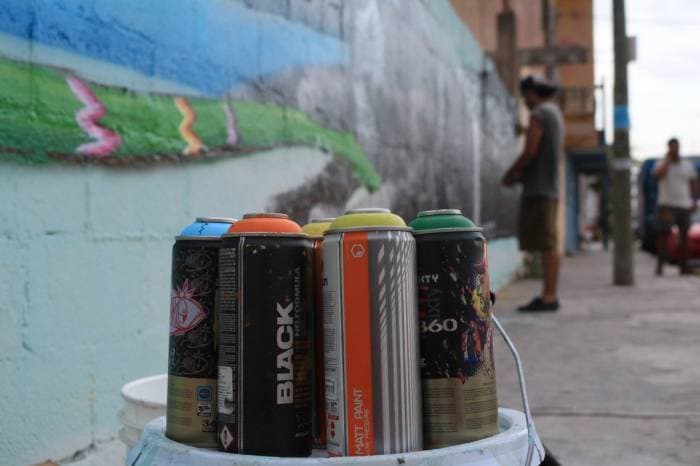 Pasan de ser pandilleros a muralistas