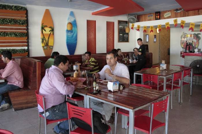 Temporada vacacional 'revive' las ventas en negocios del centro