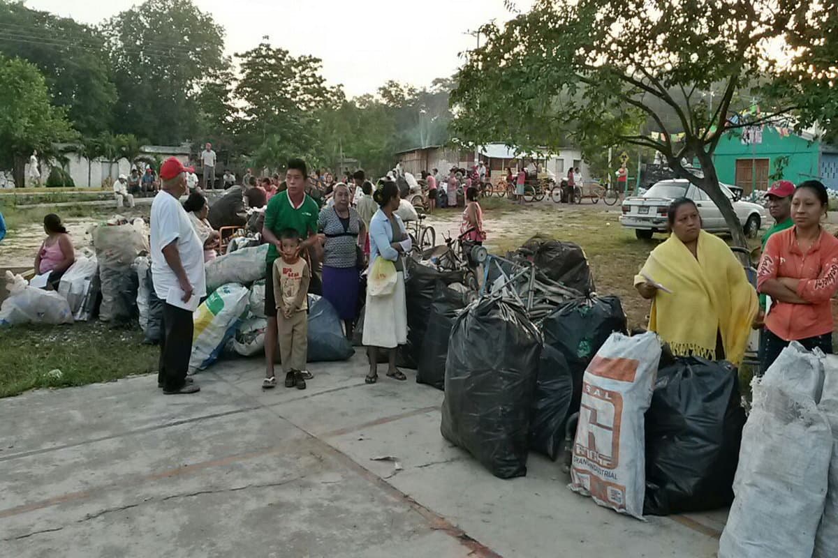 “RECICLANDO BASURA POR ALIMENTOS” LLEGA A LÁZARO CÁRDENAS Y SOLIDARIDAD