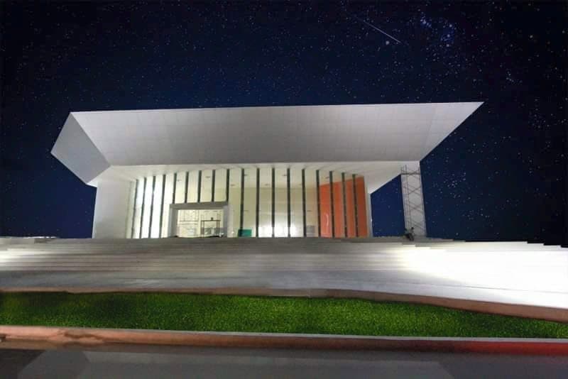 Conquista el nuevo teatro a los Playenses