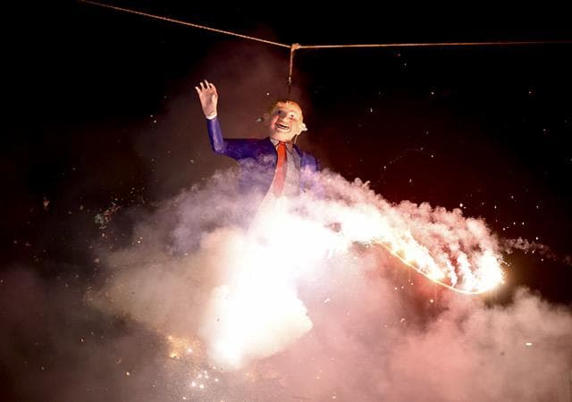 Quemaron a Donald Trump por ser el Judas favorito