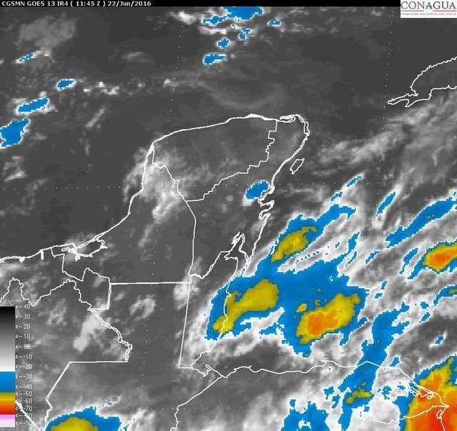 Más lluvia para Playa del Carmen por paso de Onda Tropical No.6
