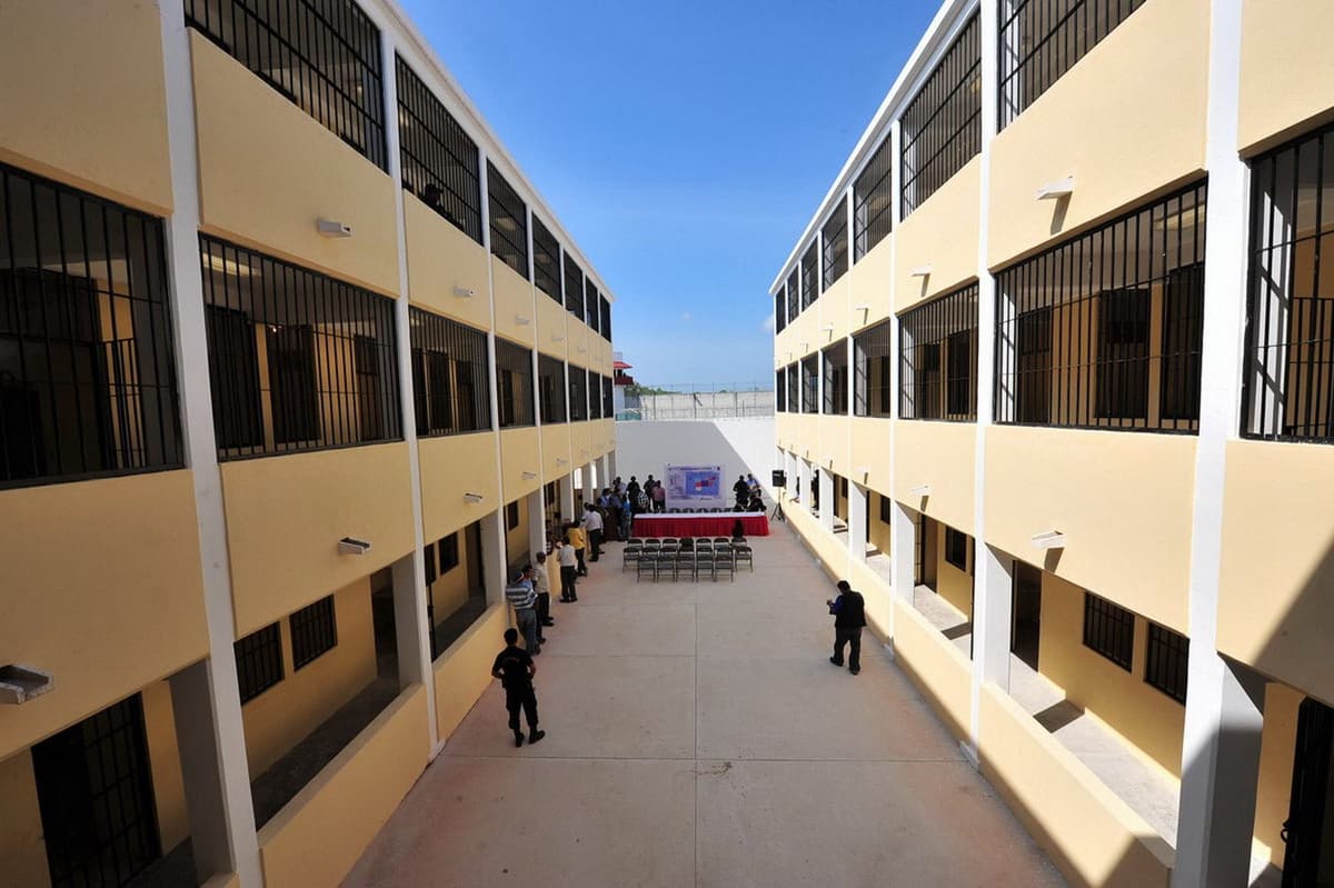 Por fuga de reos en Cancún redoblan vigilancia en Solidaridad