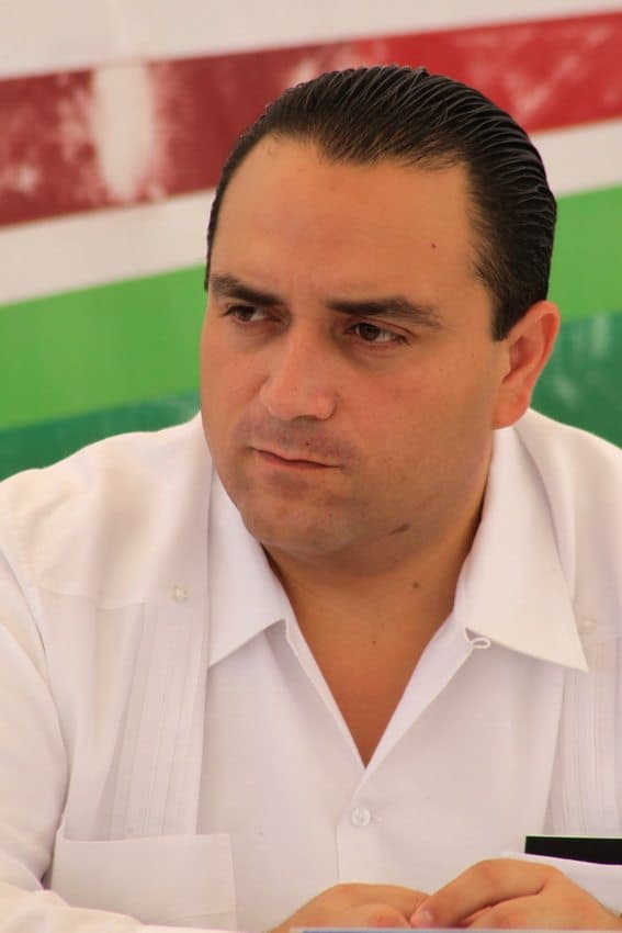 Las redes Sociales Transformaron el poder de Roberto Borge ¡En basura!