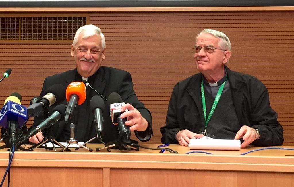 Papa recibe al general de 	los Jesuitas