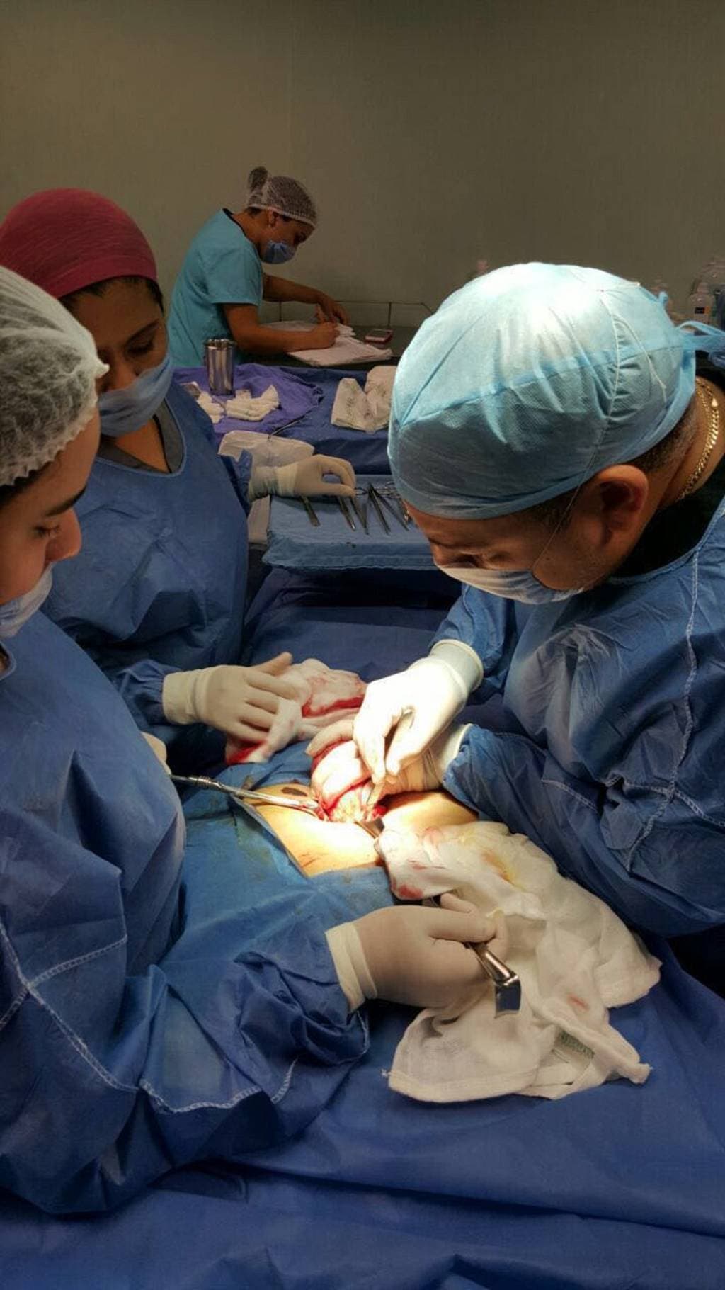 Realizan cirugías gratuitas a niños