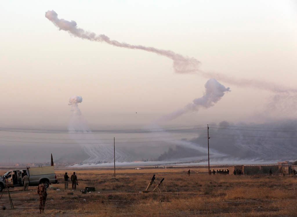 Las fuerzas kurdas lanzan una amplia ofensiva al norte y este de Mosul