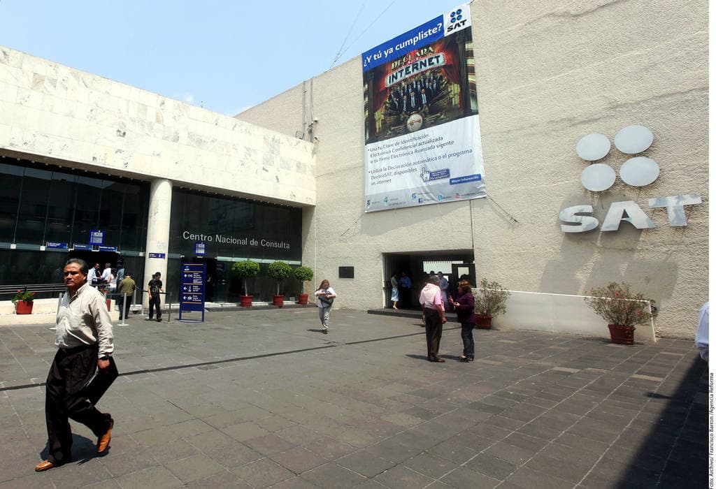 Decomisa el SAT 450 millones de dólares