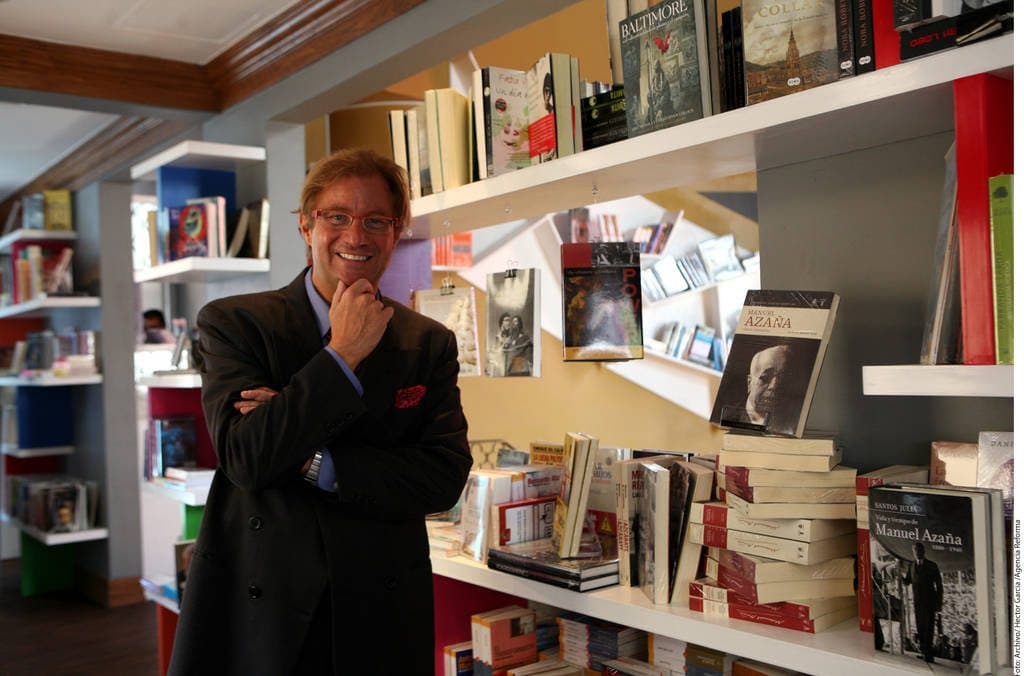 Modifica SRE voto y destituye a Roemer