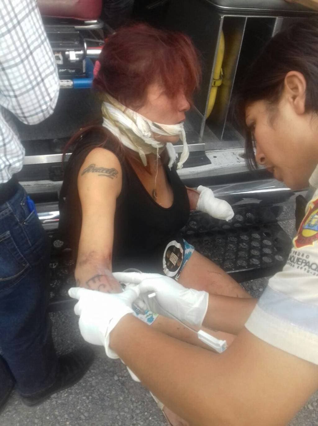 Cortan las manos a seis personas