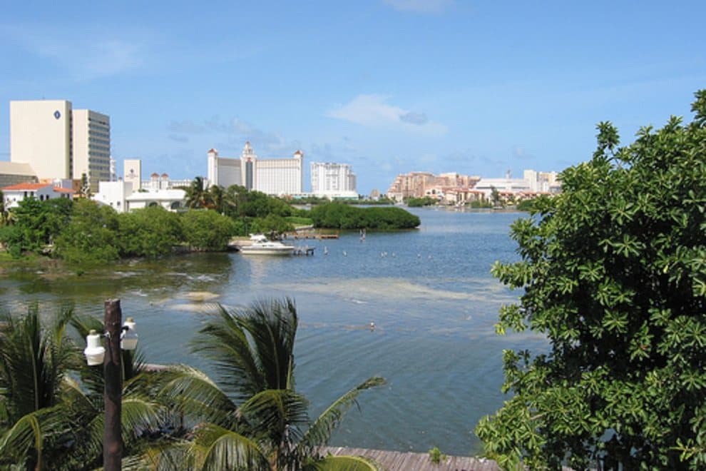 Regala costoso terreno la SEMARNAT a empresa privada