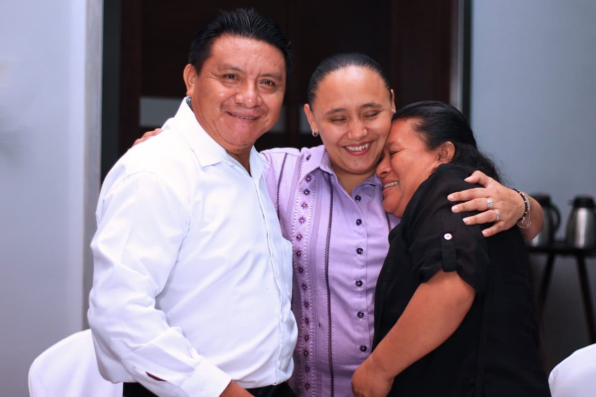 UNIDOS CONSTRUIMOS UNA MEJOR  COMUNIDAD: CRISTINA TORRES