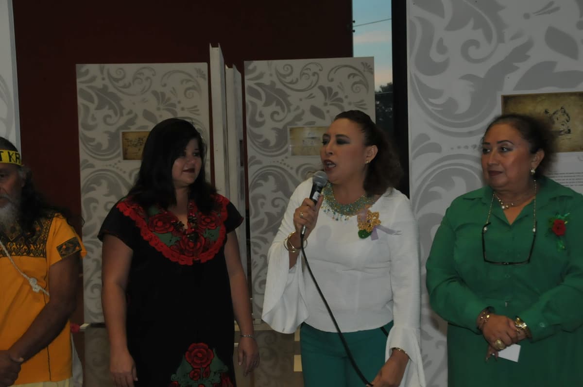 INAUGURAN EXPOSICIÓN PICTÓRICA SOBRE JACINTO CANEK