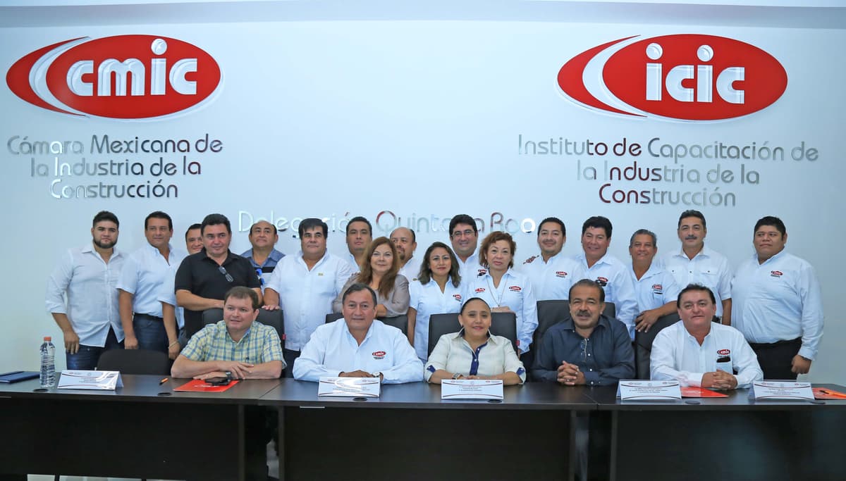 FIRMA CRISTINA TORRES CONVENIOS  DE COLABORACIÓN CON LA CMIC