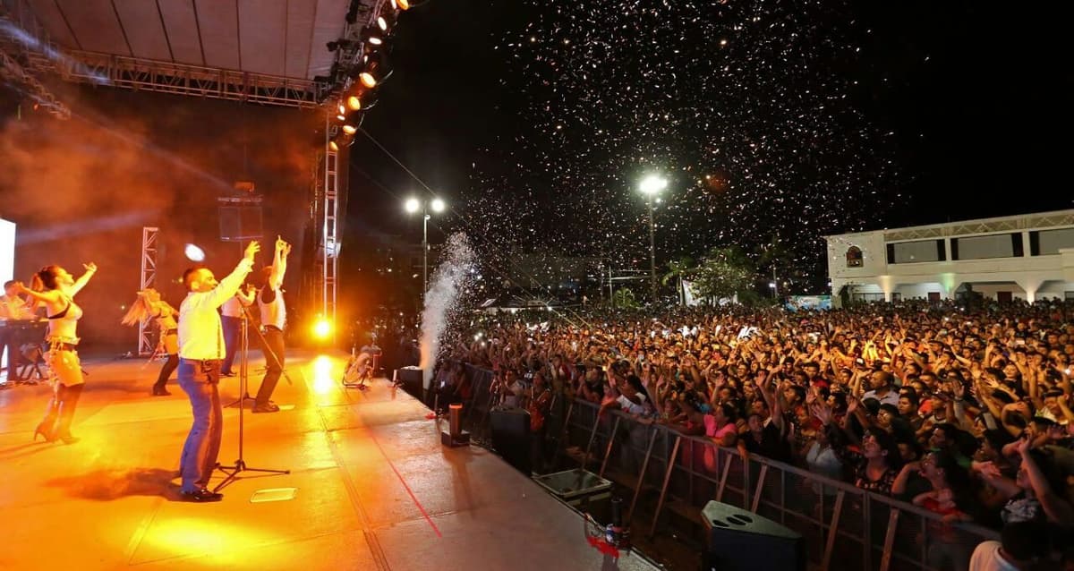 ASISTEN MÁS DE 20 MIL PERSONAS A CONCIERTO DE GRUPO CAÑAVERAL EN EL CARNAVAL DE PLAYA DEL CARMEN 2017
