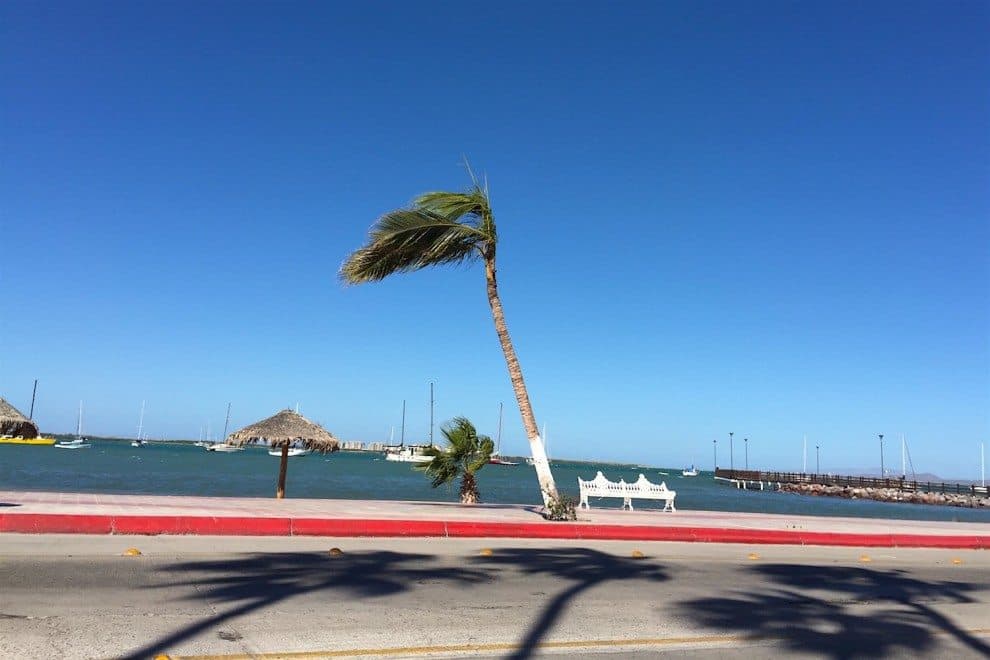 Vientos fuertes y lluvias se registrarán este lunes en la mayor parte del país