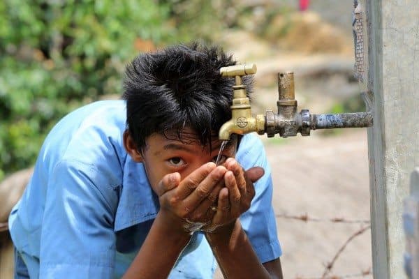 Falta de agua potable causa la muerte de 3.5 millones de personas cada año
