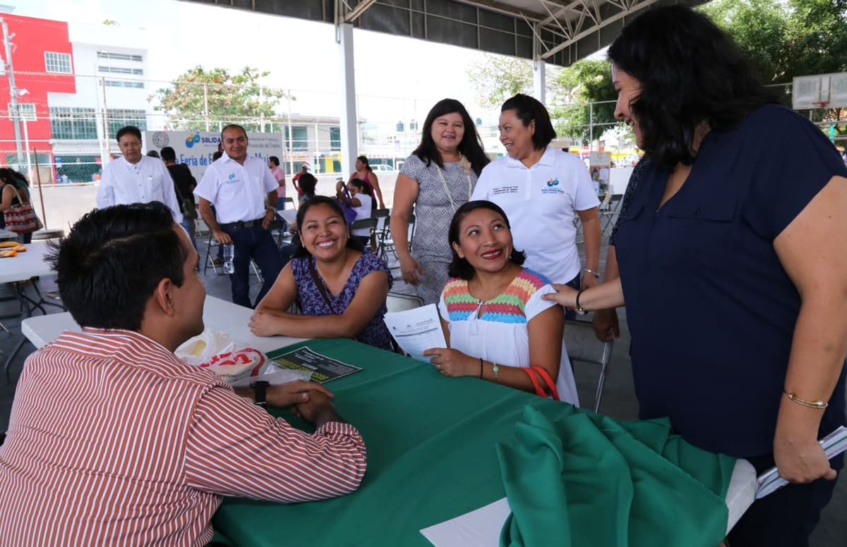 Ofertan más de 200 vacantes en Feria de Empleo para la mujer