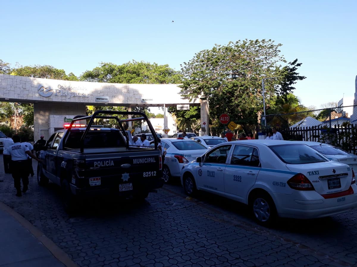 Taxistas se manifiestan contra administración de Playacar