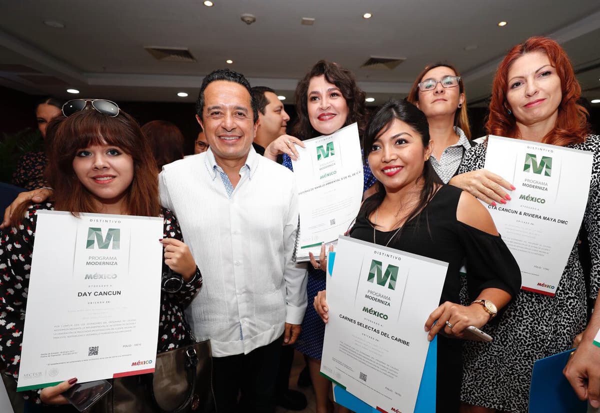 125 empresas turísticas reciben 564 distintivos y sellos de Carlos Joaquín