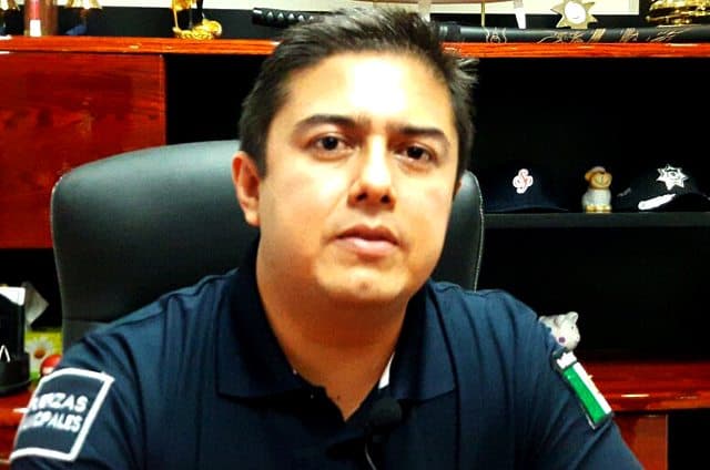 JONATHAN YONG NO AGUANTÓ