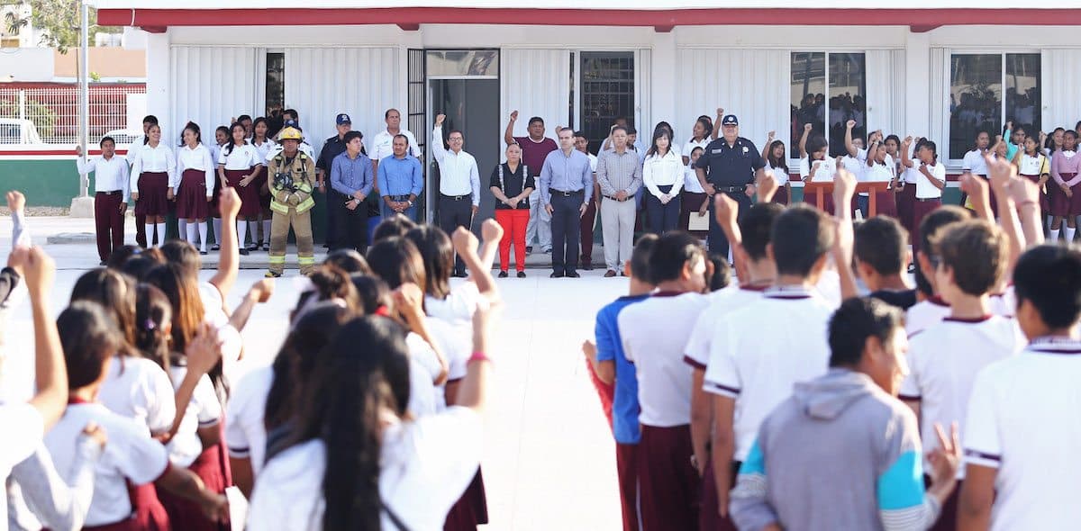 Exhorta Cristina Torres a jóvenes a decidir un futuro próspero