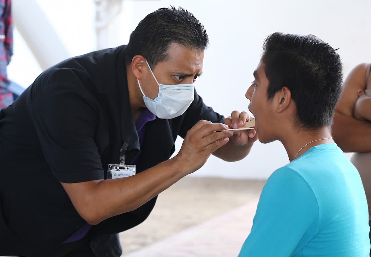 Vecinos de Villamar II se benefician con el programa Salud en tu Colonia