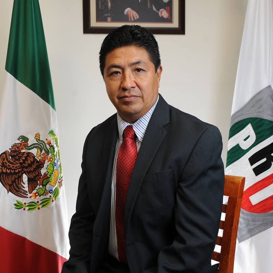 Enfermo, secretario de prensa del PRI es abandonado por su partido