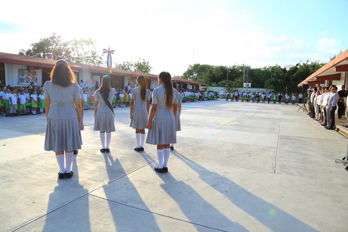 Exhorta Cristina Torres a estudiantes a trabajar juntos para recuperar Solidaridad