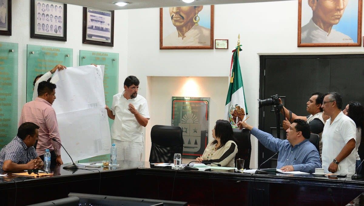 Congreso de Quintana Roo recibe a ciudadanos portomorelenses