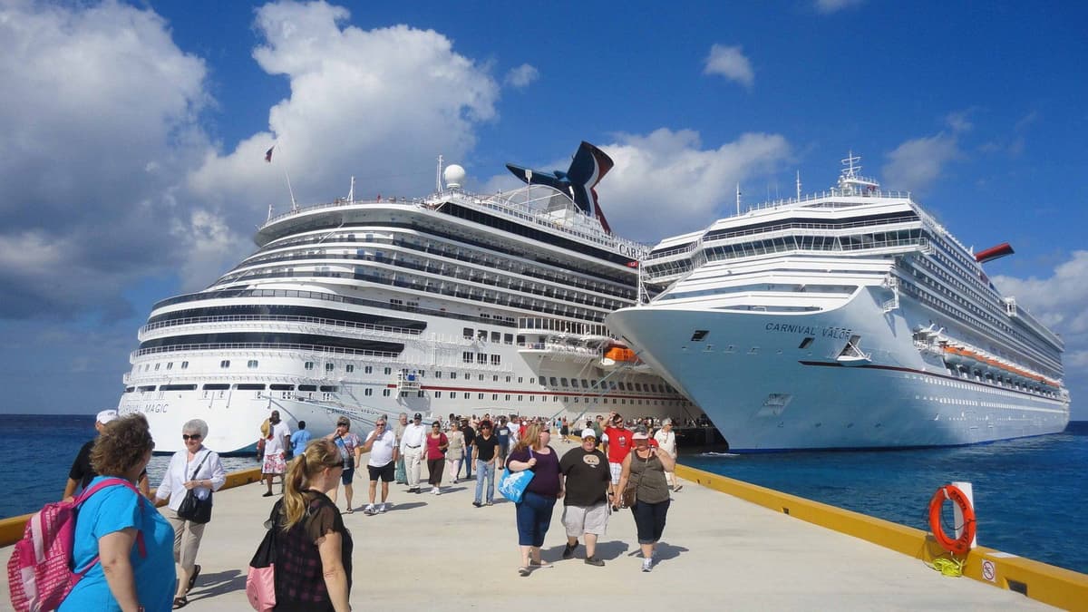 Cozumel registra llegada masiva de turistas