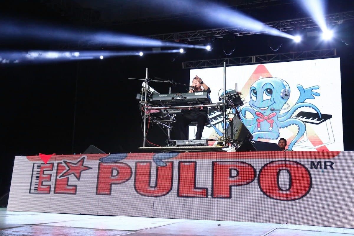 El Pulpo y sus teclados ponen a bailar a la Feria Playa del Carmen 2017