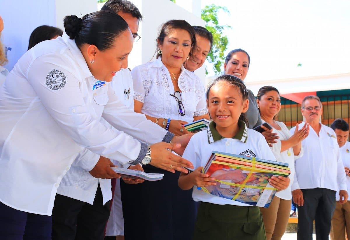 Más de 51 mil 800 alumnos regresaron a clases en Solidaridad