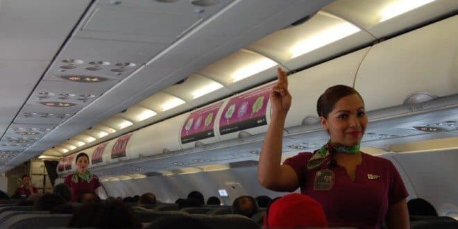 Volaris intenta cambiar de asiento a pasajero antes del despegue