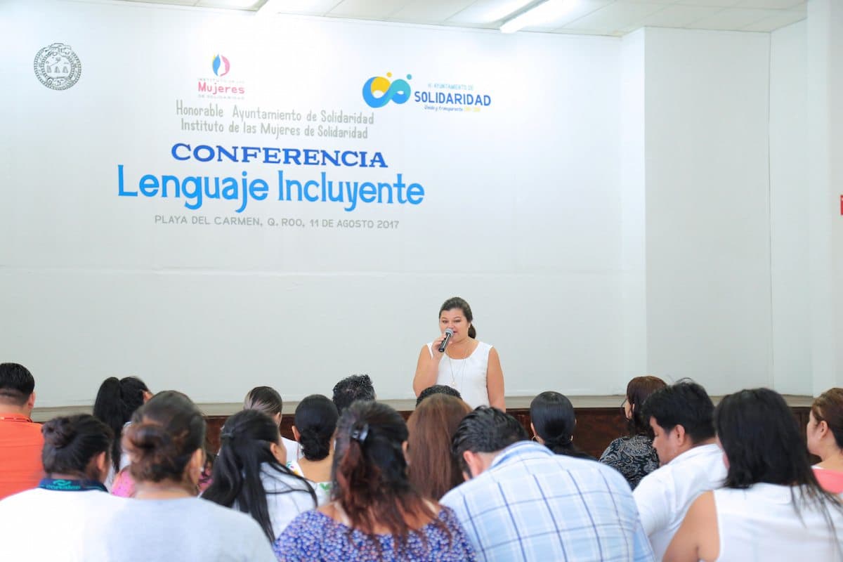 Gobierno de Solidaridad imparte taller sobre lenguaje incluyente