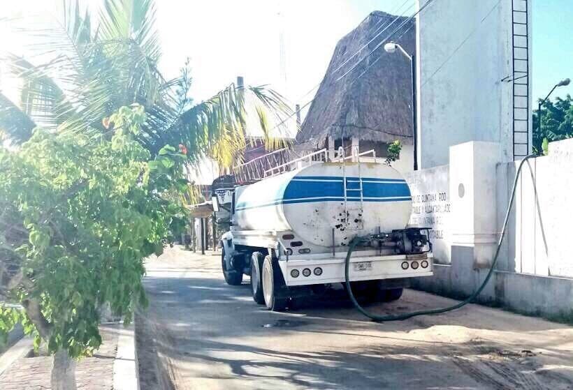 Abasto de agua en Holbox, al 80 por ciento