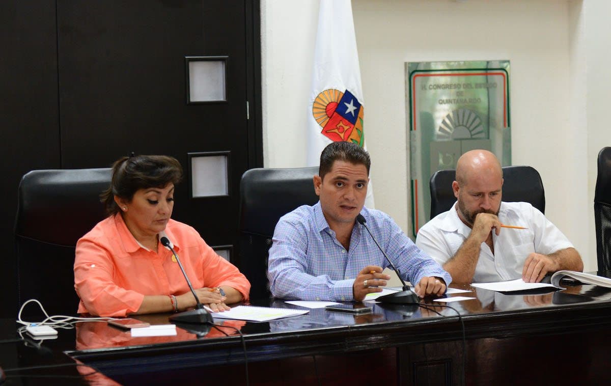 Citan a funcionarias de Cozumel para ahondar sobre juicio político contra Fredy Marrufo