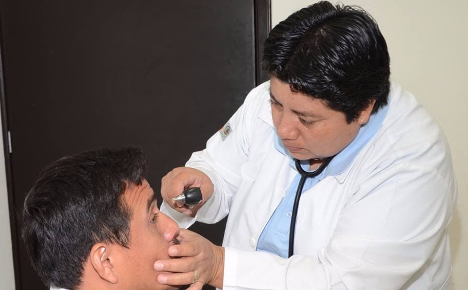 Conjuntivitis es de tipo viral no bacteriana: Secretaría de Salud