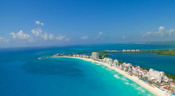 Cancún y la Riviera Maya podrían perder el color azul turquesa del mar