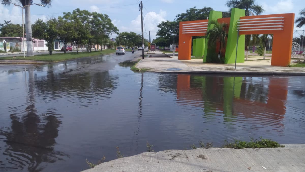 Drenaje profundo y pozos de absorción no evitan encharcamientos en vialidades