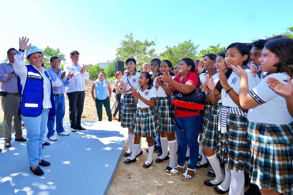 Cristina inicia la construcción de la Biblioteca Digital de Puerto Aventuras