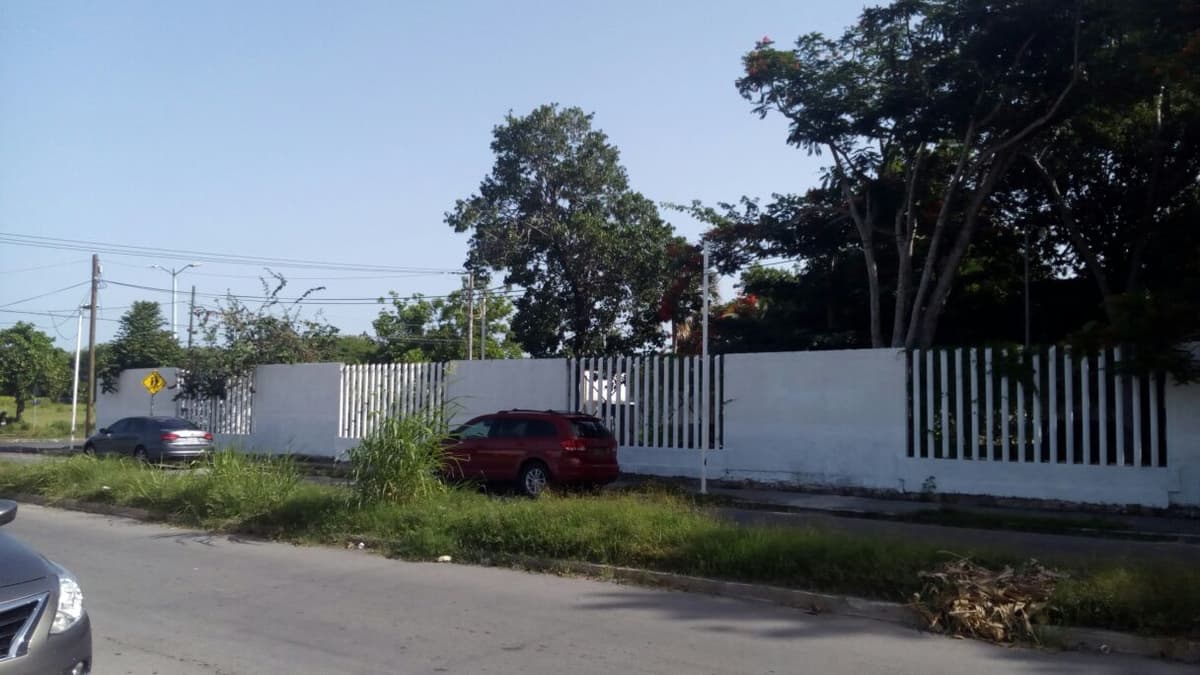 Estudiantes de Chetumal, abandonados a su suerte