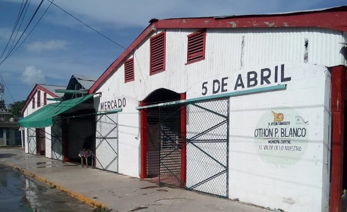 Locatarios piden a Luis Torres cumplir con promesa de remodelar mercadito