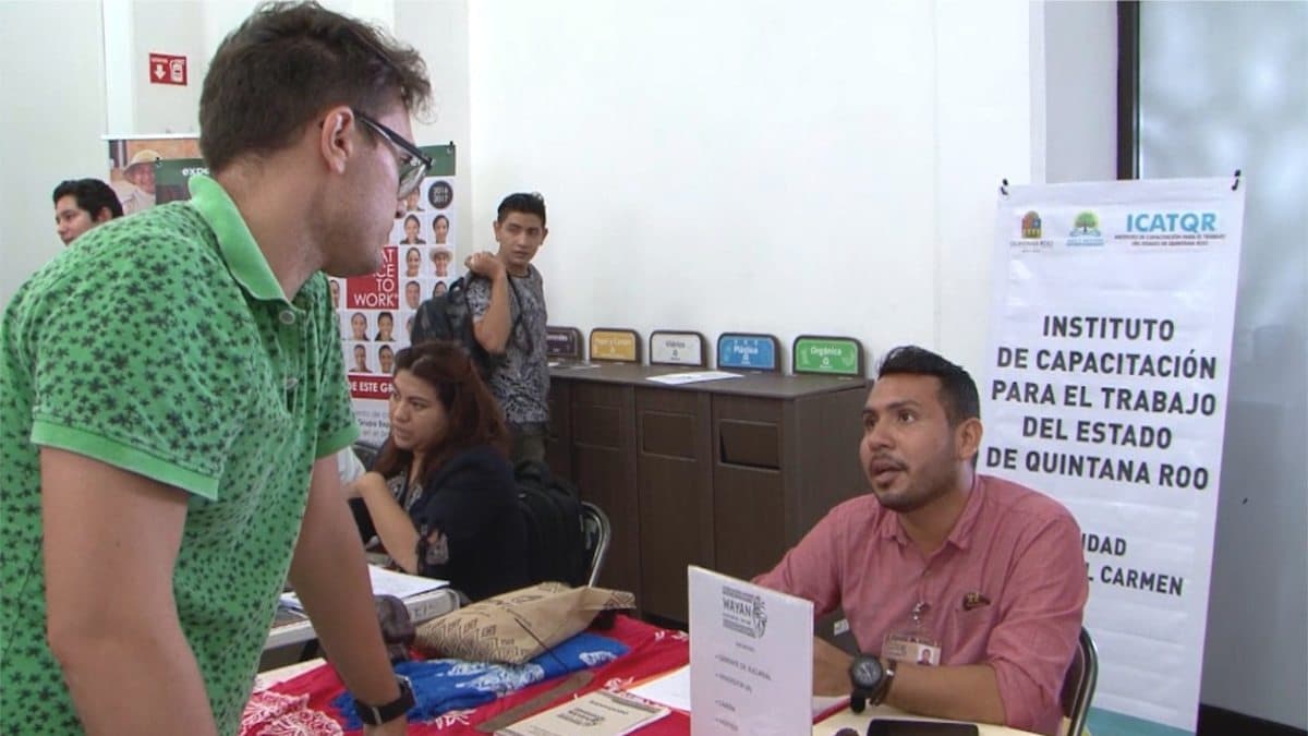 Ofertan más de mil 400 vacantes en Feria de Empleo de Solidaridad