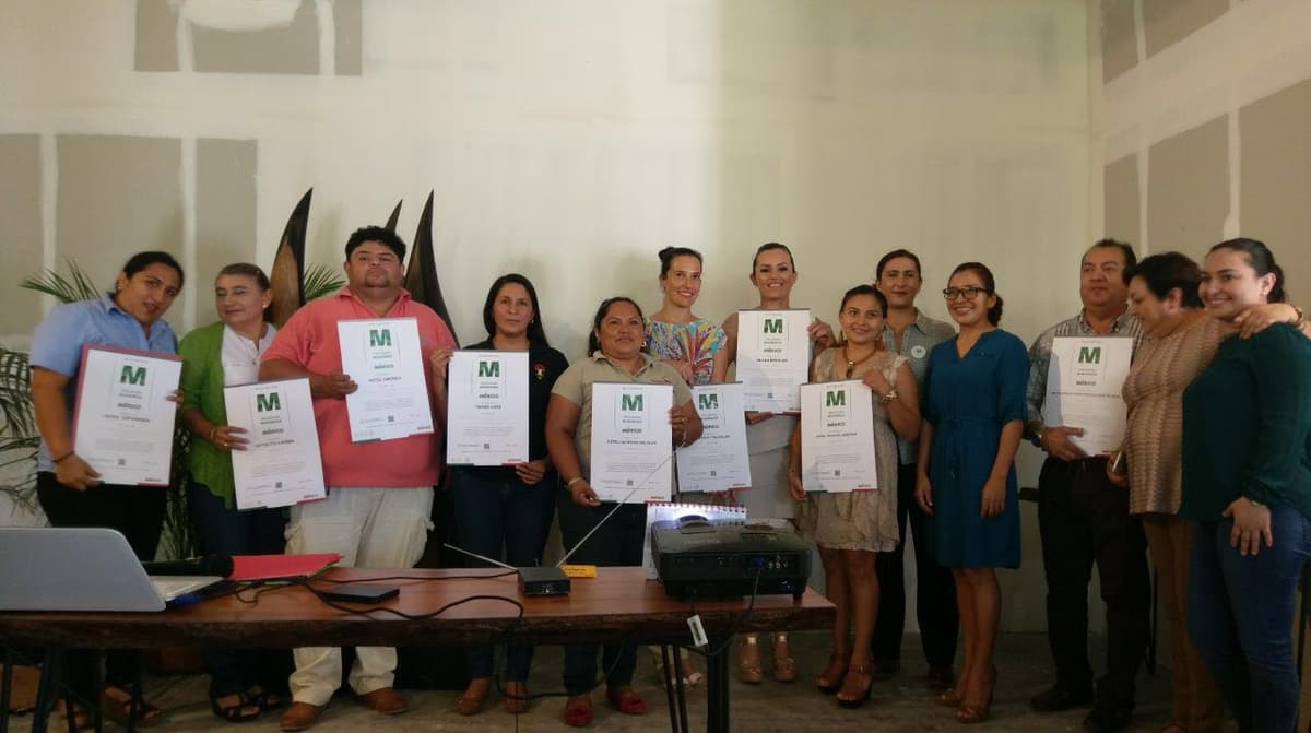 Reciben nueve empresas de Bacalar el distintivo “M”