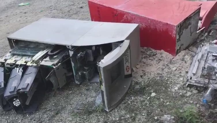 Aparece cajero de la UT... en El Pedregal