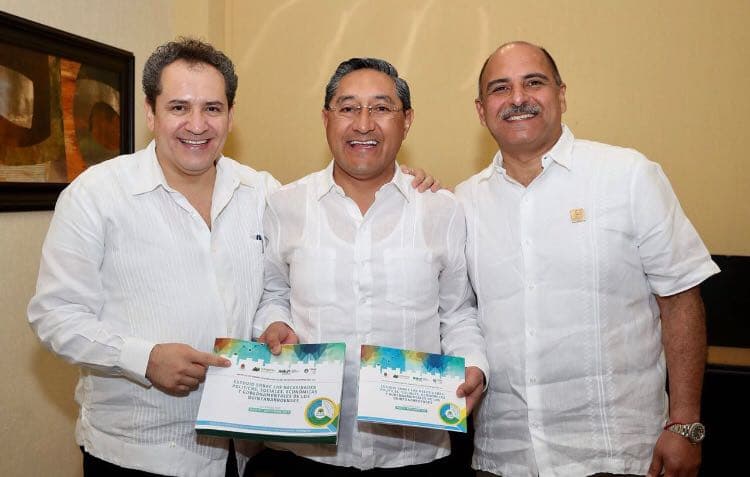 Rinden Primer Informe de Actividades del Iapqroo